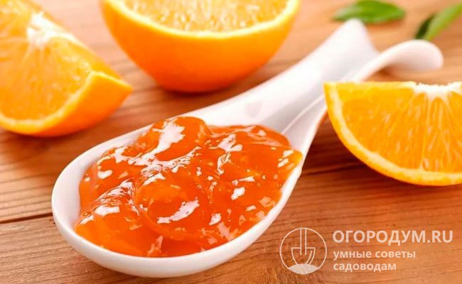 Заготовки из апельсинов получатся яркими и красивыми, как на фото, если их не подвергать длительной термической обработке, а готовить в несколько этапов