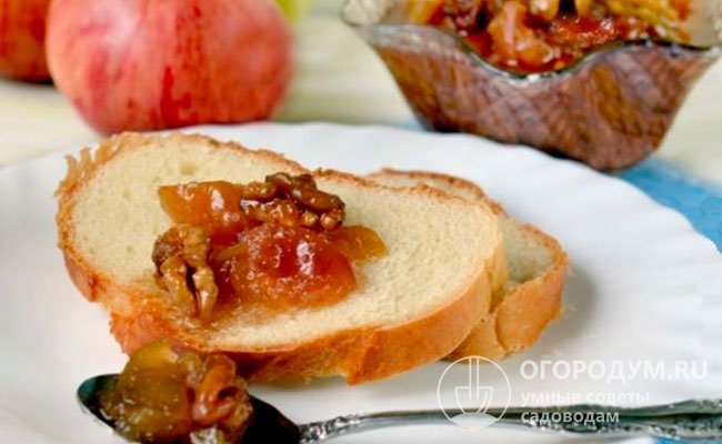 Варенье из яблок, апельсина и грецких орехов