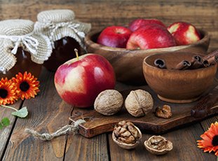 Варенье из яблок с грецкими орехами: зимние заготовки