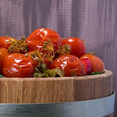 Как солить помидоры в бочке: бабушкин рецепт и другие способы