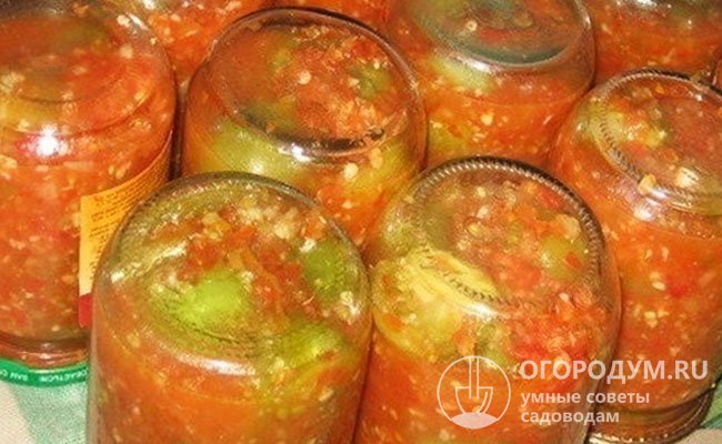 Зеленые томаты, маринованные с «аджикой»