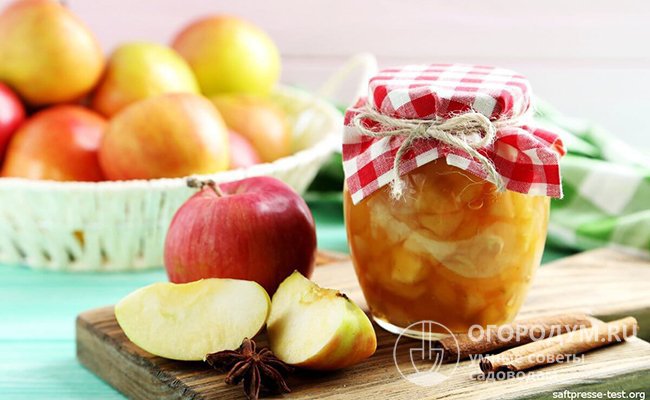 Чтобы варенье получилось ароматным, добавьте пряности: с яблочными десертами хорошо сочетаются корица, бадьян, гвоздика, ваниль, цедра цитрусов и имбирь