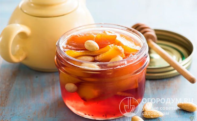 Персики в медовом сиропе с ромом